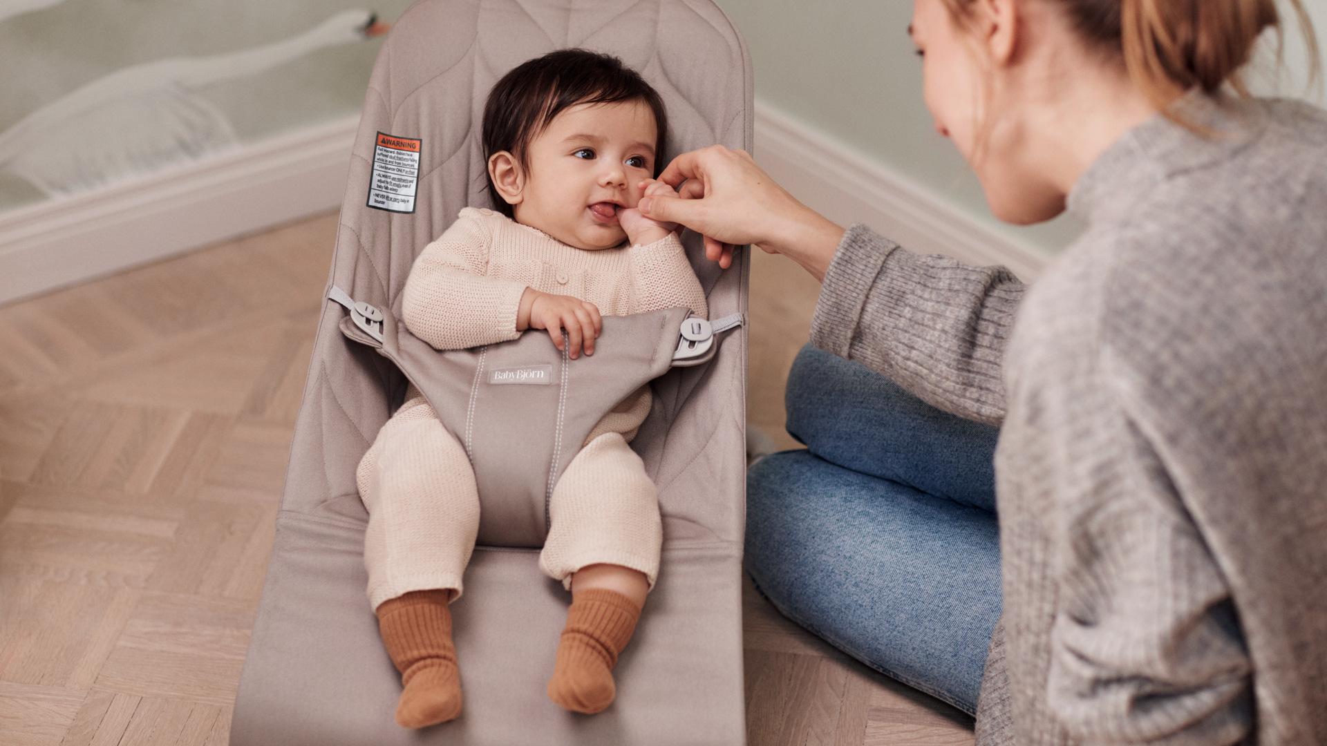 Bouncer Balance Soft in beige petal quilt - BabyBjörn