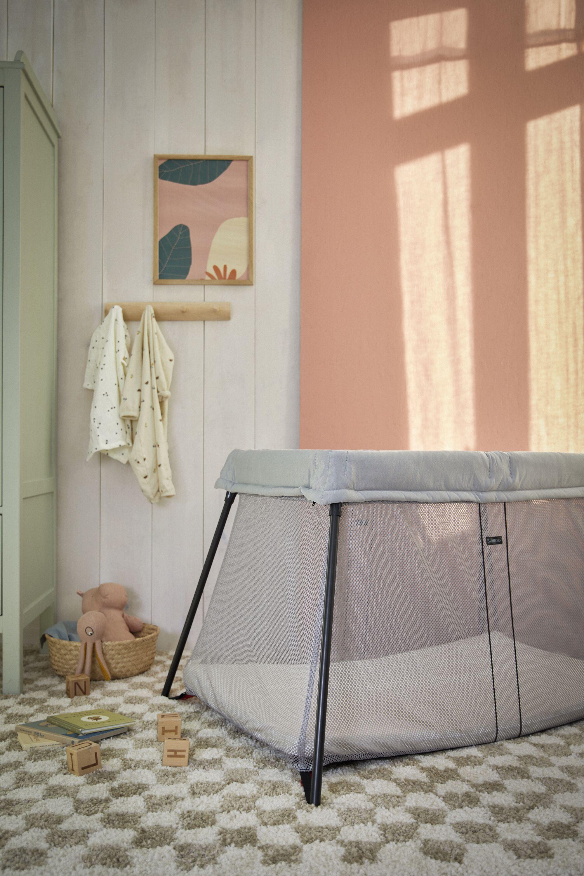 Travel Crib Light Silver mesh - BabyBjörn